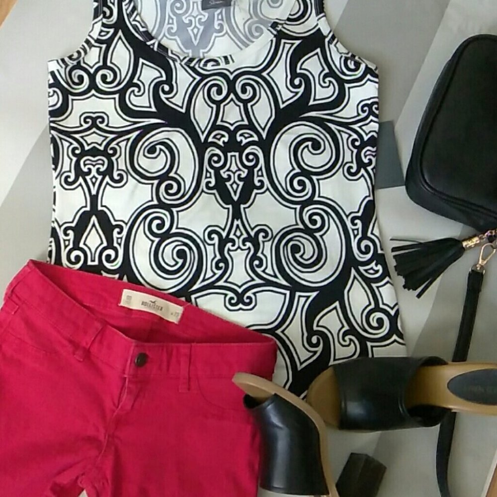 NEW WOMAN'S TOP